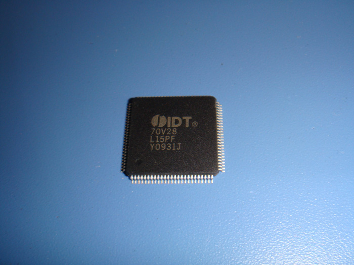 IDT70V28L15PF