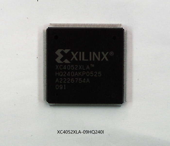 XC4052XLA-09HQ240I